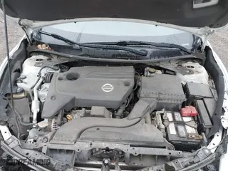 2015 Nissan Altima 2.5 with VIN 1N4AL3AP0FN372447, listed as a IAAI auction lot 41896043 with 111,994 mi miles. Bid and sale history available at carsss.com. Image 10.
