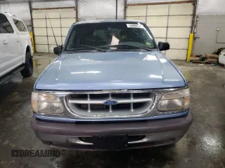 1997 Ford Explorer XLT with VIN 1FMDU35P8VZB98855, listed as a Copart auction lot 44594105 with 210,155 mi miles and Salvage title. Bid and sale history available at DreamBid. Image 5.