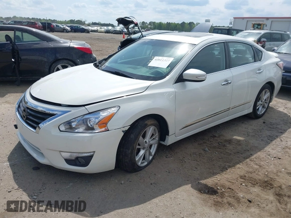 2014 Nissan Altima 2.5 S with VIN 1N4AL3AP5EC170567, listed as a IAAI auction lot 42011327 with 211,747 mi miles. Bid and sale history available at carsss.com. Image 16.