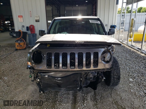 2016 Jeep Patriot Latitude z VIN 1C4NJPFA5GD699012, wystawiony jako Copart lot #55555095 z przebiegiem 82 643 mil mil oraz Szkoda całkowita • Salvage title. Historia ofert i sprzedaży dostępna na DreamBid. Obrazek 5.