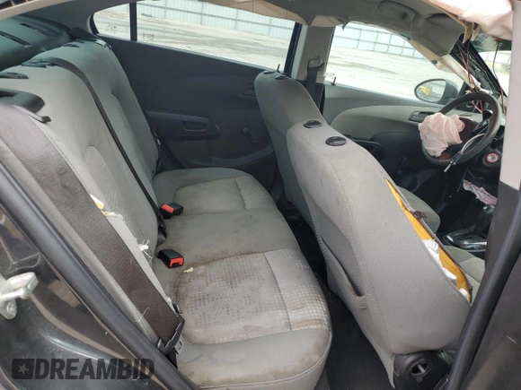 2016 Chevrolet Sonic LS z VIN 1G1JA5SH5G4106781, wystawiony jako Copart lot #49690075 z przebiegiem 132 673 mil mil oraz Szkoda całkowita • Salvage title. Historia ofert i sprzedaży dostępna na DreamBid. Obrazek 10.