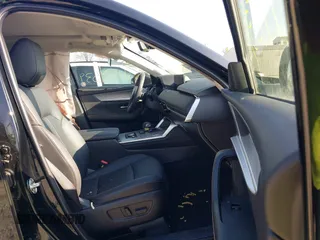 2025 Mazda CX-90 Premium Sport z VIN JM3KKCHD3S1218675, wystawiony jako IAAI lot #41971539 z przebiegiem Nie podano mil oraz . Historia ofert i sprzedaży dostępna na DreamBid. Obrazek 5.
