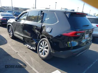 2024 Toyota Highlander XLE z VIN 5TDAAAB52RS003735, wystawiony jako IAAI lot #42373845 z przebiegiem 12 569 mil mil oraz . Historia ofert i sprzedaży dostępna na DreamBid. Obrazek 3.