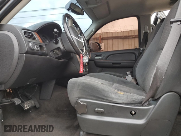 2008 GMC Yukon SLE w/3SA with VIN 1GKFC13C98R103216, listed as a Copart auction lot 48331235 with 195,548 mi miles and Clean Title. Bid and sale history available at carsss.com. Image 7.