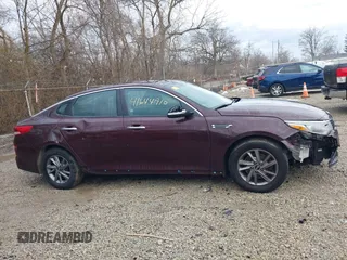 2020 Kia Optima LX z VIN 5XXGT4L33LG383504, wystawiony jako IAAI lot #41644910 z przebiegiem 70 227 mil mil oraz . Historia ofert i sprzedaży dostępna na DreamBid. Obrazek 13.
