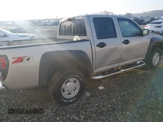 2004 Chevrolet Colorado 1SB LS Z85 with VIN 1GCDT136648141371, listed as a IAAI auction lot 41492211 with 262,450 mi miles. Bid and sale history available at carsss.com. Image 4.