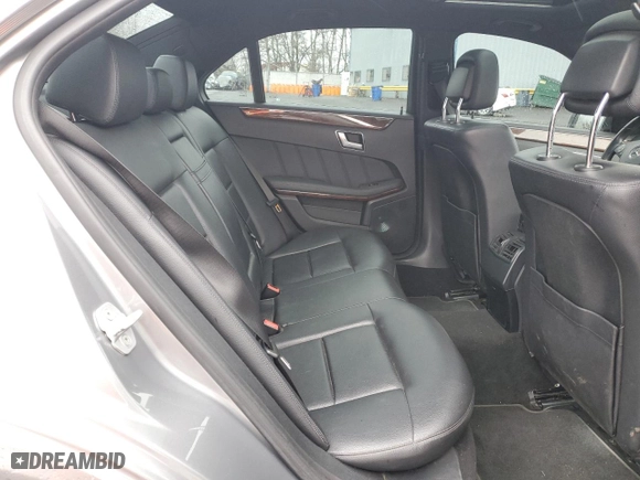 2012 Mercedes-Benz E-Class E 350 Luxury BlueTEC with VIN WDDHF2EB9CA600902, listed as a Copart auction lot 44227745 with 114,229 mi miles and Clean Title. Bid and sale history available at carsss.com. Image 10.
