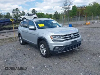 2018 Volkswagen Atlas SE with VIN 1V2CR2CA7JC568439, listed as a IAAI auction lot 41975911 with 114,796 mi miles and . Bid and sale history available at DreamBid. Image 1.
