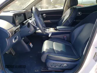 2023 Genesis GV60 Performance z VIN KMUKEDTB4PU004583, wystawiony jako Copart lot #57499534 z przebiegiem 45 311 mil mil oraz Tytuł czysty. Historia ofert i sprzedaży dostępna na DreamBid. Obrazek 7.