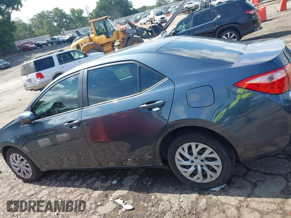 2018 Toyota Corolla L с VIN 2T1BURHE3JC049489, выставлен на аукционе IAAI как лот 42456500 с пробегом 98 788 миль миль и . История ставок и продаж доступна на DreamBid. Изображение 14.