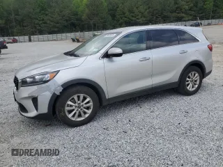 2019 Kia Sorento LX z VIN 5XYPG4A59KG576937, wystawiony jako Copart lot #55033285 z przebiegiem 111 805 mil mil oraz Szkody całkowita. Historia ofert i sprzedaży dostępna na DreamBid. Obrazek 1.