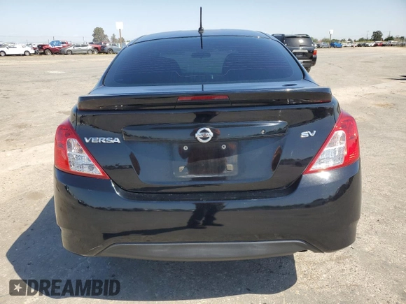 2017 Nissan Versa SV z VIN 3N1CN7AP8HL841701, wystawiony jako Copart lot #55702695 z przebiegiem 111 104 mil mil oraz Szkoda całkowita • Salvage title. Historia ofert i sprzedaży dostępna na DreamBid. Obrazek 6.