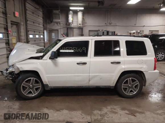 2009 Jeep Patriot Sport with VIN 1J8FT28B39D194976, listed as a IAAI auction lot 41575669 with 130,955 mi miles and . Bid and sale history available at DreamBid. Image 15.