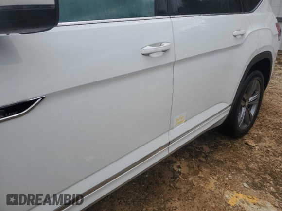 2019 Volkswagen Atlas SEL R-Line with VIN 1V2RR2CA1KC522035, listed as a Copart auction lot 75849514 with 43,569 mi miles and Salvage title. Bid and sale history available at DreamBid. Image 13.