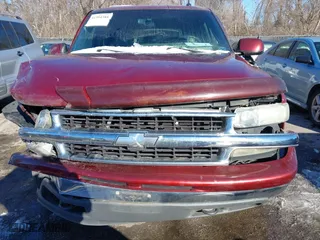 2002 Chevrolet Tahoe LT with VIN 1GNEK13Z82J299497, listed as a IAAI auction lot 41304388 with 146,007 mi miles. Bid and sale history available at carsss.com. Image 6.