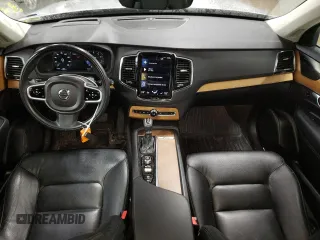 2021 Volvo XC90 Momentum with VIN YV4A221K8M1715566, listed as a Copart auction lot 44802555 with 42,513 mi miles and Salvage Title. Bid and sale history available at carsss.com. Image 8.