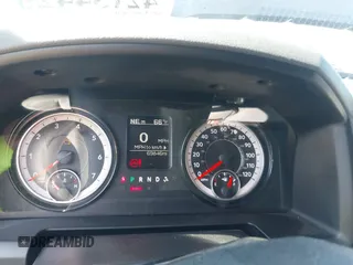 2019 Ram 1500 Tradesman z VIN 1C6RR7KG9KS709945, wystawiony jako IAAI lot #42134420 z przebiegiem 69 846 mil mil oraz . Historia ofert i sprzedaży dostępna na DreamBid. Obrazek 7.
