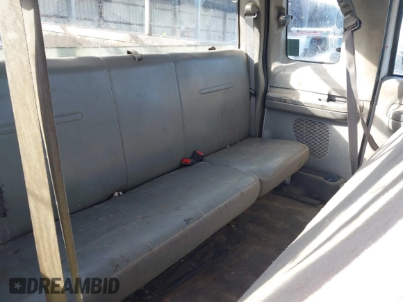 2004 Ford Super Duty F-250 XL with VIN 1FTNX20L44EC45528, listed as a IAAI auction lot 41598042 with 2,163,017 mi miles. Bid and sale history available at carsss.com. Image 8.