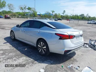 2022 Nissan Altima 2.5 SV with VIN 1N4BL4DV7NN410422, listed as a IAAI auction lot 41882216 with 7,737 mi miles. Bid and sale history available at carsss.com. Image 3.