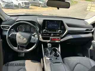 2021 Toyota Highlander L z VIN 5TDBZRBHXMS545583, wystawiony jako Copart lot #65928105 z przebiegiem 143 121 mil mil oraz Czysty tytuł • Clean title. Historia ofert i sprzedaży dostępna na DreamBid. Obrazek 9.