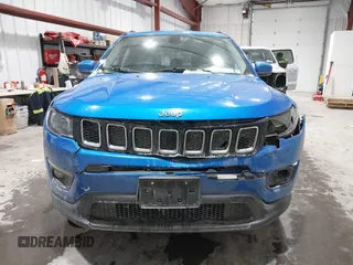 2018 Jeep Compass Altitude with VIN 3C4NJDBB2JT200181, listed as a IAAI auction lot 41374793 with 158,794 mi miles and . Bid and sale history available at carsss.com. Image 12.