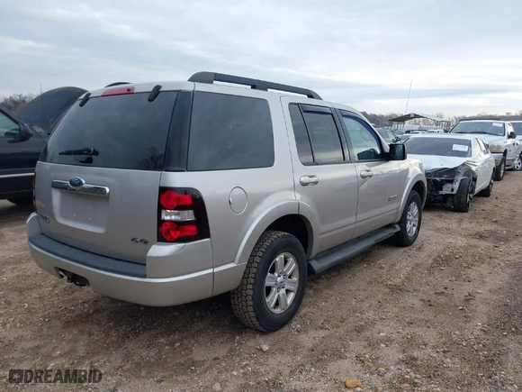 2008 Ford Explorer XLT with VIN 1FMEU73E38UB18957, listed as a IAAI auction lot 41881474 with 194,590 mi miles. Bid and sale history available at carsss.com. Image 4.