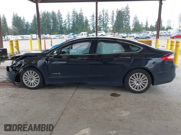 2016 Ford Fusion SE Hybrid with VIN 3FA6P0LU1GR106980, listed as a IAAI auction lot 41895379 with 200,226 mi miles. Bid and sale history available at carsss.com. Image 13.