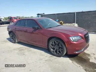 2019 Chrysler 300 Touring with VIN 2C3CCAAG8KH745877, listed as a Copart auction lot 53188825 with 33,171 mi miles and Salvage Title. Bid and sale history available at carsss.com. Image 4.