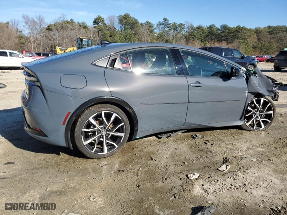 2023 Toyota Prius Prime SE with VIN JTDACACUXP3009555, listed as a Copart auction lot 82028584 with 39,652 mi miles and Salvage Title. Bid and sale history available at carsss.com. Image 3.