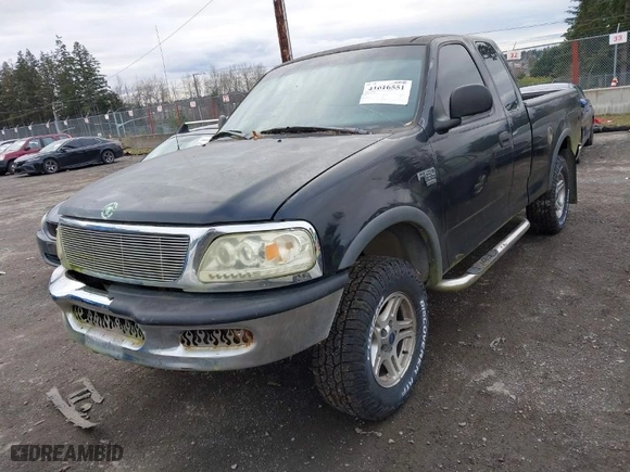 1998 Ford F-150 Standard with VIN 2FTZX1862WCB20580, listed as a IAAI auction lot 41616551 with 195,129 mi miles. Bid and sale history available at carsss.com. Image 2.