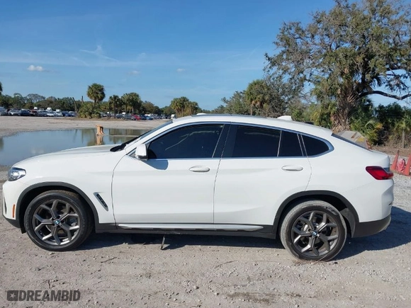 2022 BMW X4 xDrive30i with VIN 5UX33DT08N9J69112, listed as a IAAI auction lot 41501078 with NaN miles. Bid and sale history available at carsss.com. Image 14.