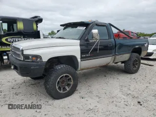 1997 Dodge 2500 z VIN 1B7KF26Z7VJ517550, wystawiony jako Copart lot #57813145 z przebiegiem 91 566 mil mil oraz Tytuł czysty. Historia ofert i sprzedaży dostępna na DreamBid. Obrazek 1.