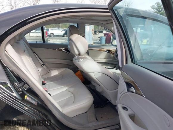 2009 Mercedes-Benz E-Class Luxury 3.5L with VIN WDBUF87X49B423293, listed as a IAAI auction lot 41582775 with 124,297 mi miles. Bid and sale history available at carsss.com. Image 8.