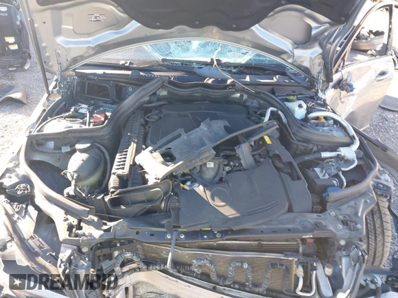 2013 Mercedes-Benz C-Class C 300 Sport with VIN WDDGF8AB3DR271993, listed as a IAAI auction lot 40632961 with 1 mi miles. Bid and sale history available at carsss.com. Image 10.