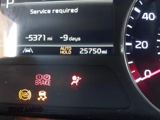 2023 Kia Forte GT-Line z VIN 3KPF54AD2PE685043, wystawiony jako IAAI lot #42041237 z przebiegiem 25 750 mil mil oraz . Historia ofert i sprzedaży dostępna na DreamBid. Obrazek 16.