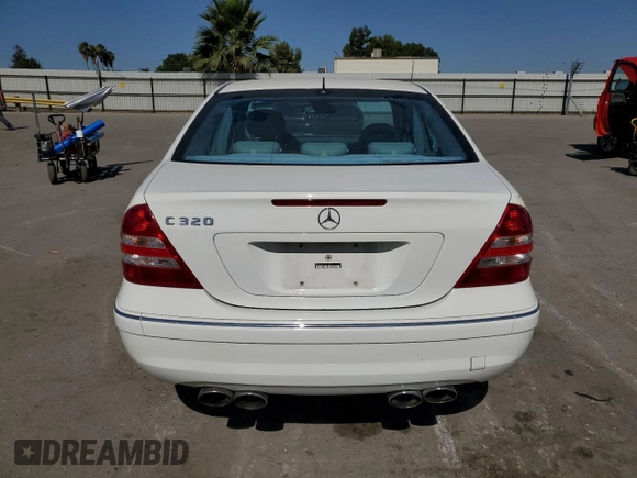 2005 Mercedes-Benz C 320 с VIN WDBRF64J35F573425, выставлен на аукционе Copart как лот 60815455 с пробегом 116 054 миль миль и Списание • Salvage title. История ставок и продаж доступна на DreamBid. Изображение 6.