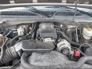 2000 Chevrolet Silverado 2500 LS with VIN 1GCGC29U0YE234581, listed as a IAAI auction lot 41706575 with 173,107 mi miles. Bid and sale history available at carsss.com. Image 10.