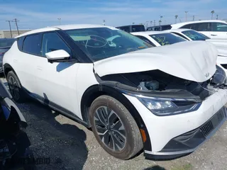 2022 Kia EV6 Wind with VIN KNDC3DLCXN5033602, listed as a IAAI auction lot 41489710 with 81,927 mi miles. Bid and sale history available at carsss.com. Image 1.