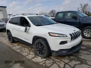 2014 Jeep Cherokee Latitude with VIN 1C4PJLCS8EW105223, listed as a Copart auction lot 75197834 with 180,720 mi miles and Non Repairable. Bid and sale history available at DreamBid. Image 4.