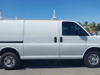 2020 Chevrolet Express Cargo z VIN 1GCWGAFP3L1273819, wystawiony jako IAAI lot #42299806 z przebiegiem 88 391 mil mil oraz . Historia ofert i sprzedaży dostępna na DreamBid. Obrazek 13.
