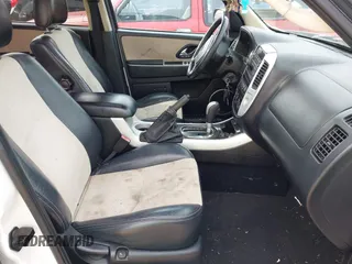 2005 Mercury Mariner Luxury z VIN 4M2YU56185DJ17484, wystawiony jako IAAI lot #42364348 z przebiegiem 199 262 mil mil oraz . Historia ofert i sprzedaży dostępna na DreamBid. Obrazek 5.