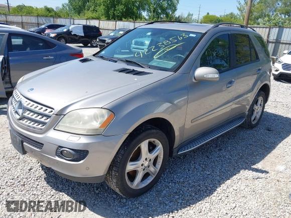 2008 Mercedes-Benz M 350 с VIN 4JGBB86E28A319325, выставлен на аукционе IAAI как лот 42238563 с пробегом 208 732 миль миль и . История ставок и продаж доступна на DreamBid. Изображение 2.