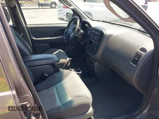 2004 Ford Escape XLS with VIN 1FMYU92194KA15054, listed as a IAAI auction lot 42772942 with 157,270 mi miles and . Bid and sale history available at DreamBid. Image 5.