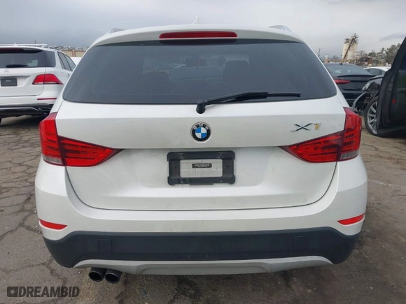 2013 BMW X1 28i with VIN WBAVM1C53DVW45884, listed as a IAAI auction lot 41750396 with 143,287 mi miles. Bid and sale history available at carsss.com. Image 17.