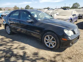 2007 Mercedes-Benz C 350 Sport z VIN WDBRF56H17F854050, wystawiony jako Copart lot #72775334 z przebiegiem 142 960 mil mil oraz Szkoda całkowita • Salvage title. Historia ofert i sprzedaży dostępna na DreamBid. Obrazek 4.
