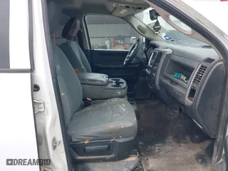 2014 Ram 2500 Tradesman with VIN 3C6UR5HL1EG296109, listed as a IAAI auction lot 41915810 with 208,264 mi miles. Bid and sale history available at carsss.com. Image 5.