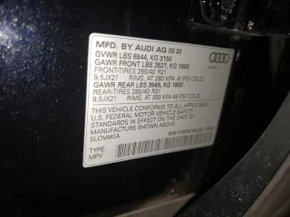2020 Audi SQ7 z VIN WA1VWAF76LD011638, wystawiony jako Copart lot #62838173 z przebiegiem 22 533 mil mil oraz . Historia ofert i sprzedaży dostępna na DreamBid. Obrazek 12.