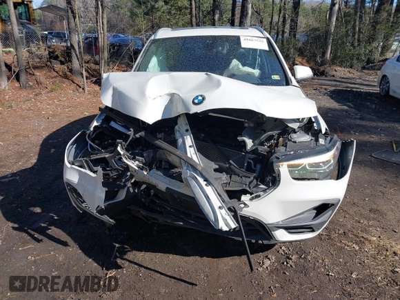 2022 BMW X1 xDrive28i z VIN WBXJG9C04N5V16794, wystawiony jako IAAI lot #41667535 z przebiegiem 55 747 mil mil oraz . Historia ofert i sprzedaży dostępna na DreamBid. Obrazek 12.