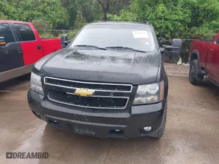 2013 Chevrolet Tahoe LT with VIN 1GNSKBE01DR374262, listed as a IAAI auction lot 41960707 with 243,045 mi miles. Bid and sale history available at carsss.com. Image 12.