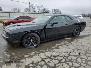 2018 Dodge Challenger SXT z VIN 2C3CDZAG7JH241542, wystawiony jako Copart lot #78847134 z przebiegiem 71 920 mil mil oraz Szkoda całkowita • Salvage title. Historia ofert i sprzedaży dostępna na DreamBid. Obrazek 1.